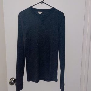 Crew neck S sweater.